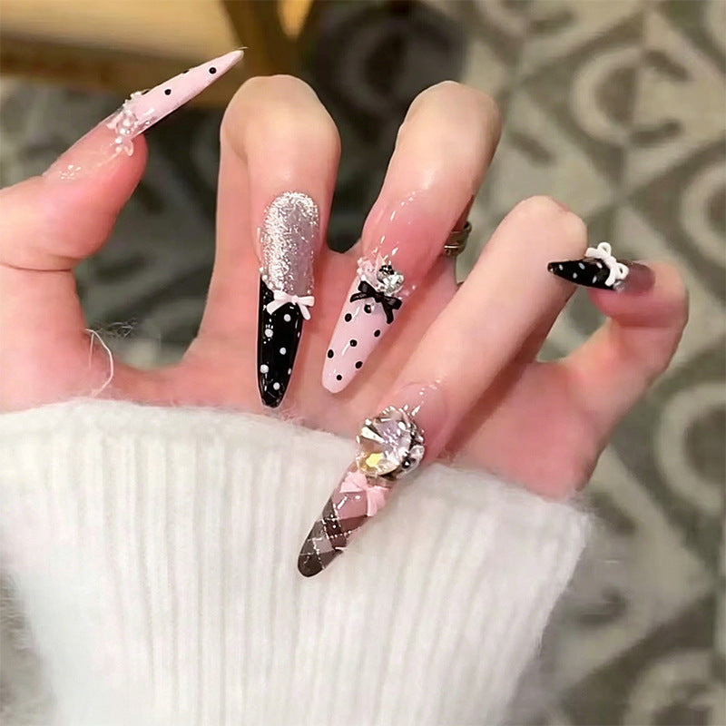 Nail art set with elegant glitter accents Kalsten