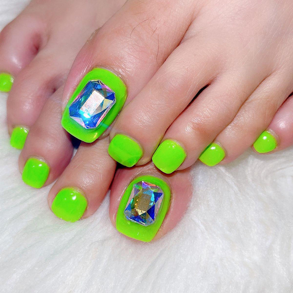 Elegant toenail art Kalsten