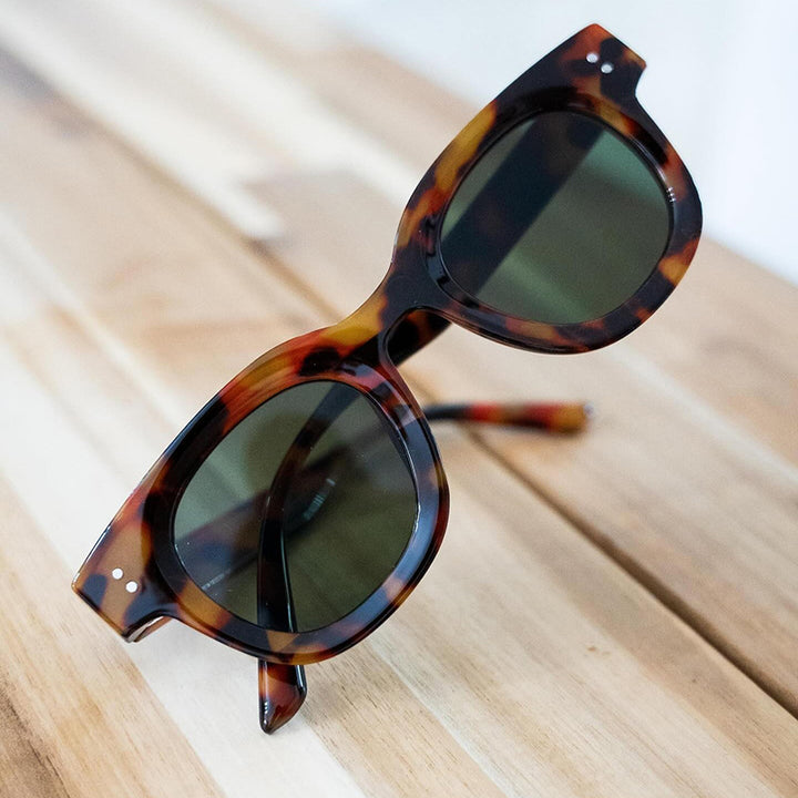 Ladies stylish sunglasses with distinctive design and polarized lenses Kalsten