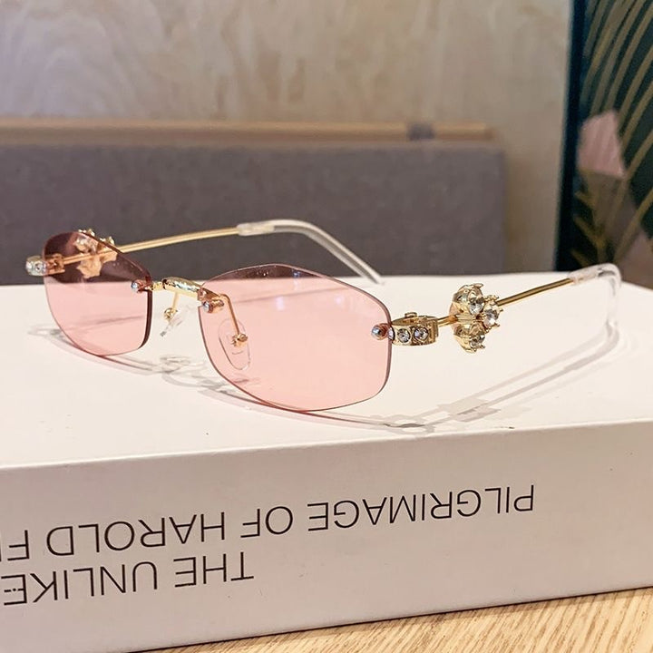 Fashionable sunglasses with luxurious golden accents Kalsten