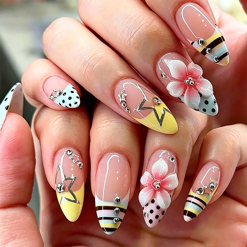 Exclusive artificial nails with elegant animal design and glitter accents Kalsten