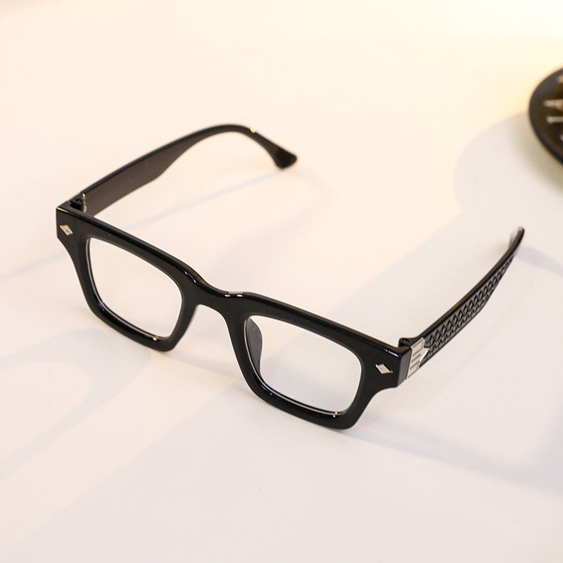 Women's fashionable reading glasses with ergonomic design Kalsten