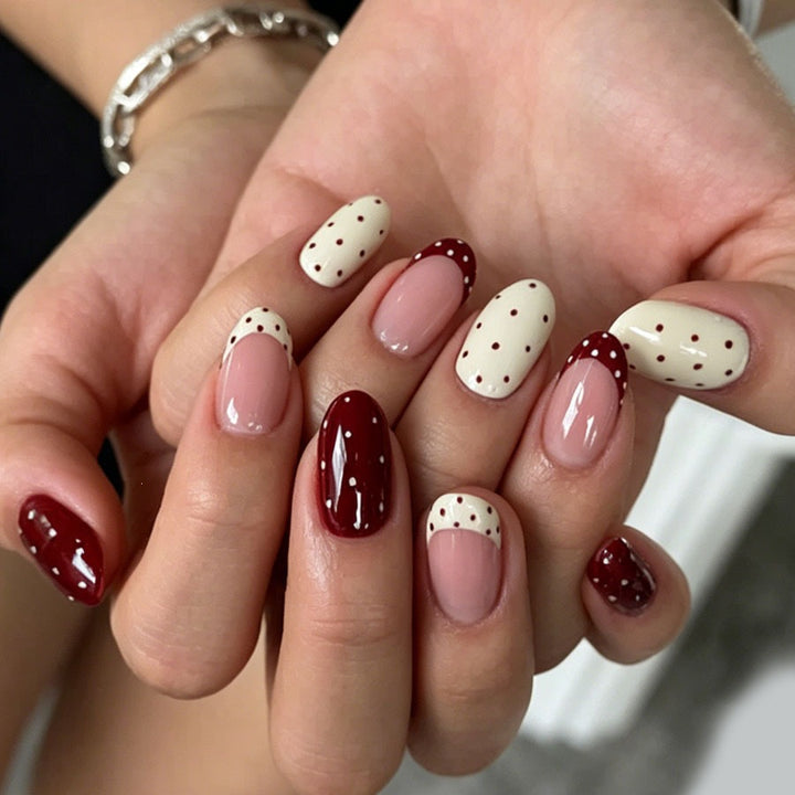 Artificial nail set with festive dot and gradient designs Kalsten