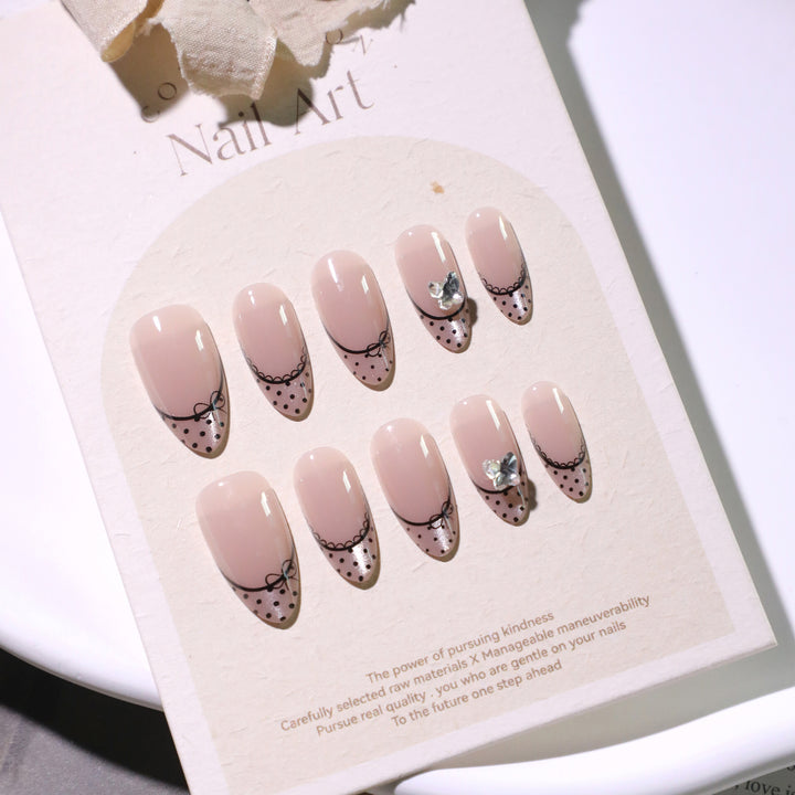 Elegant artificial nails with glitter and French design Kalsten