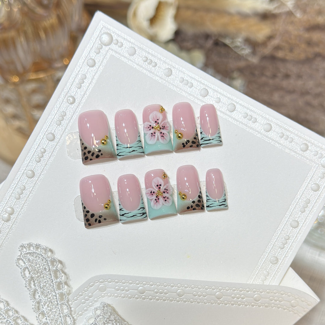 Artistic Press-On Nail Set with Floral and Patterned Design Kalsten