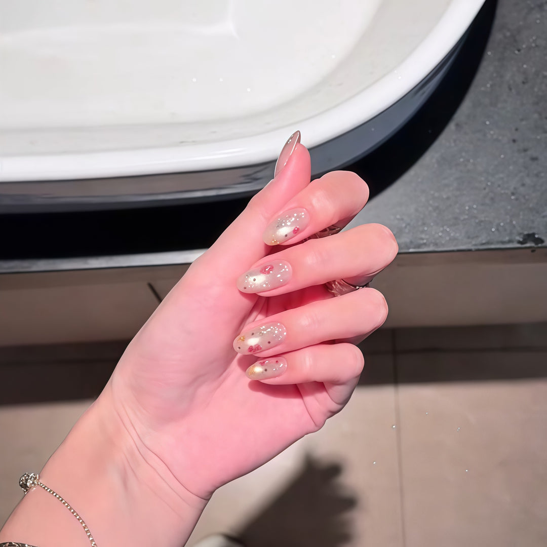Artificial nails with glamorous accents Kalsten