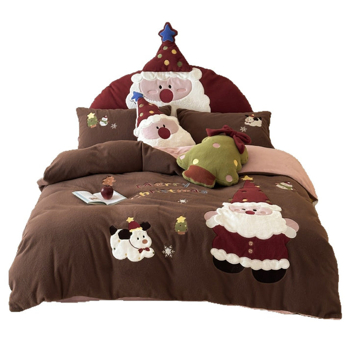 Soft microfleece bedding set with festive appliqués and reversible function