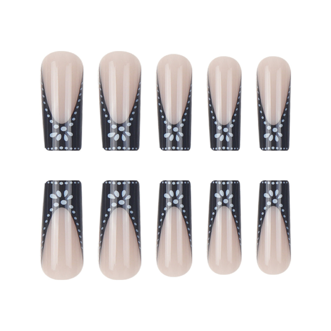 Artistic Black and White Floral Nail Press-On Set Kalsten