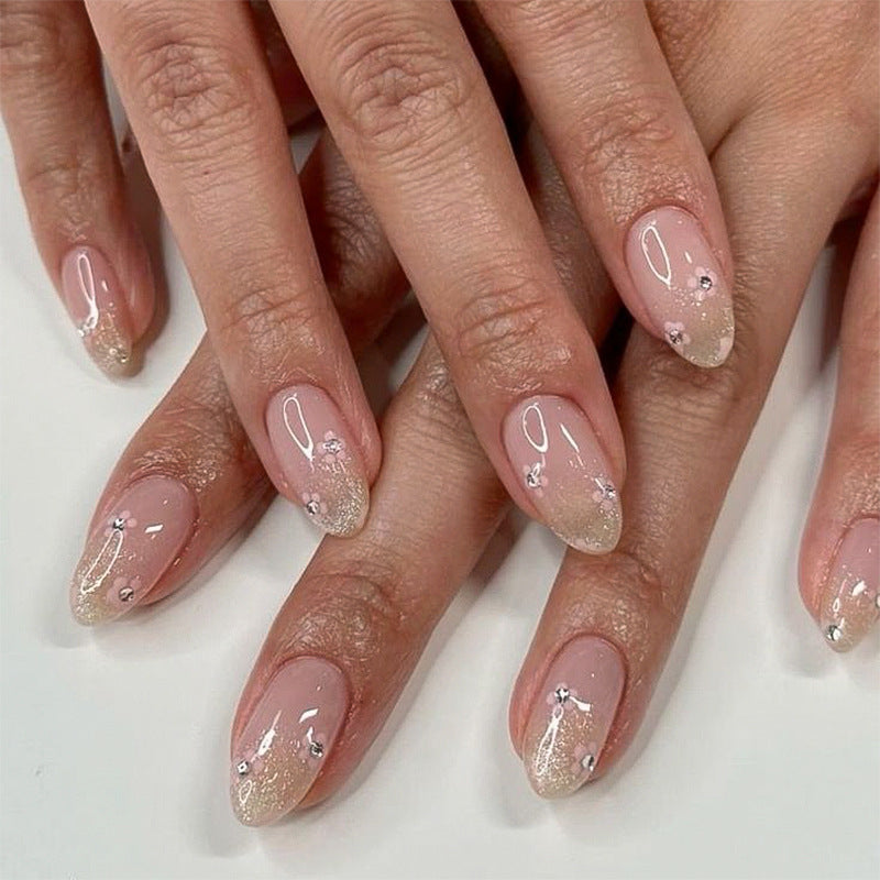 Artful gel nails with sparkling accents Kalsten
