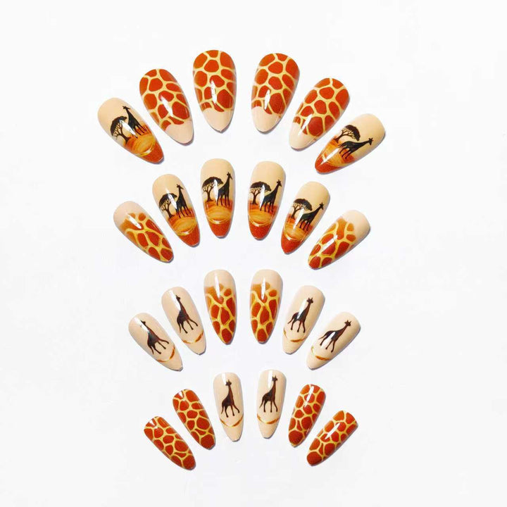Nail art with animal motif and giraffe design Kalsten
