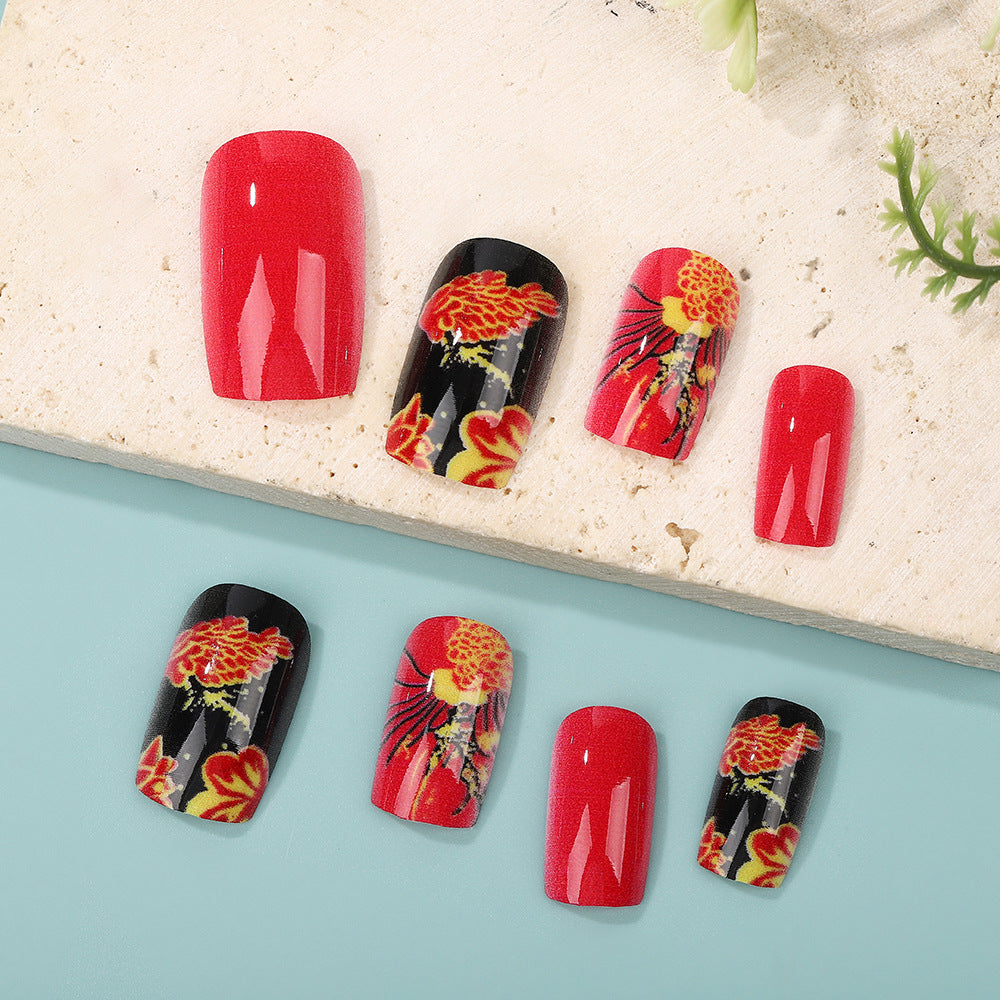 Artistic Nail Tips in Floral Design Kalsten