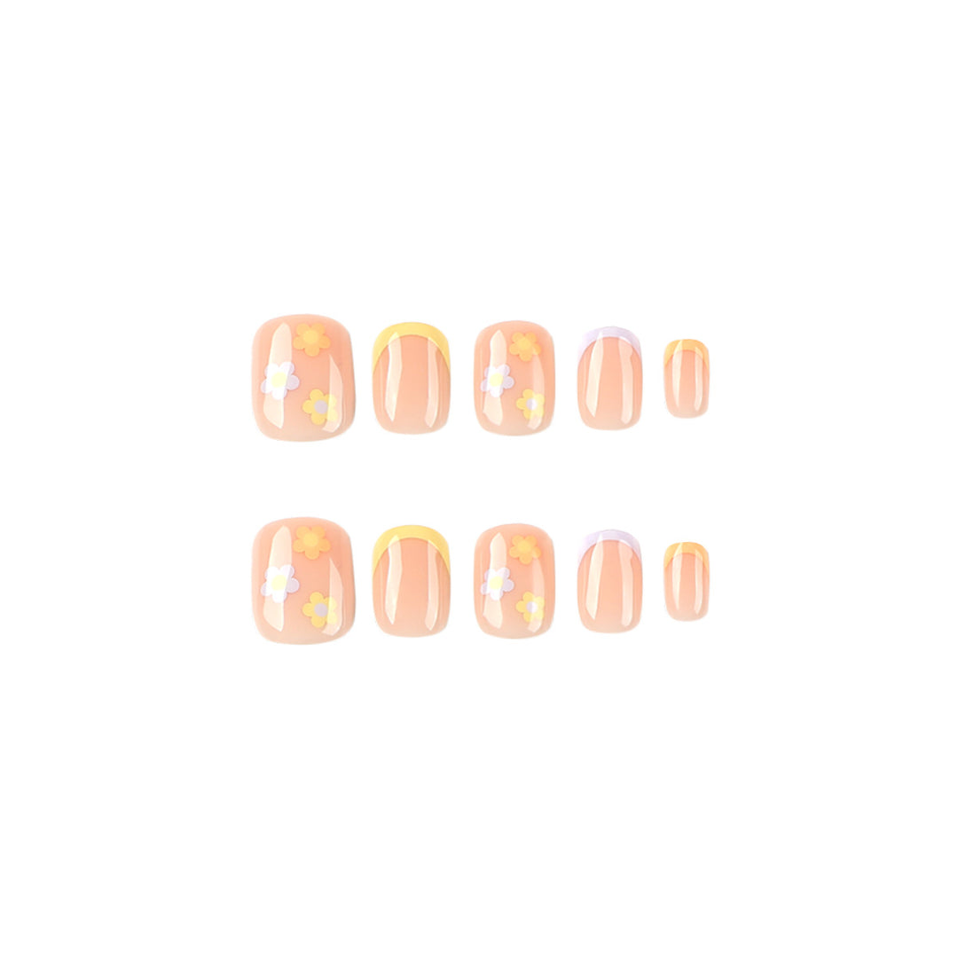 Artful Nail Art with Floral Motif Kalsten