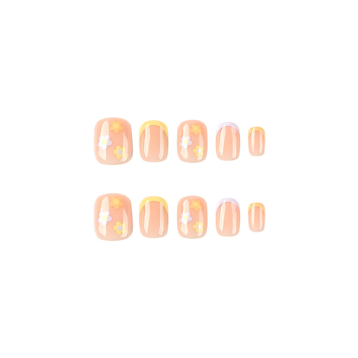 Artful Nail Art with Floral Motif Kalsten