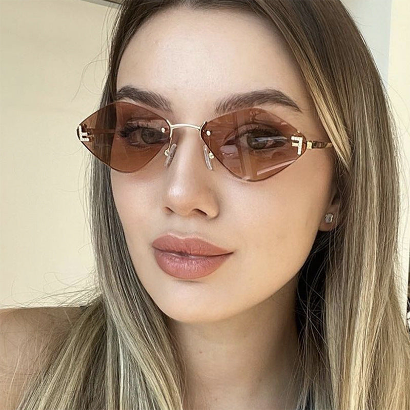 Women's geometric sunglasses in an extravagant design with gradient lenses Kalsten