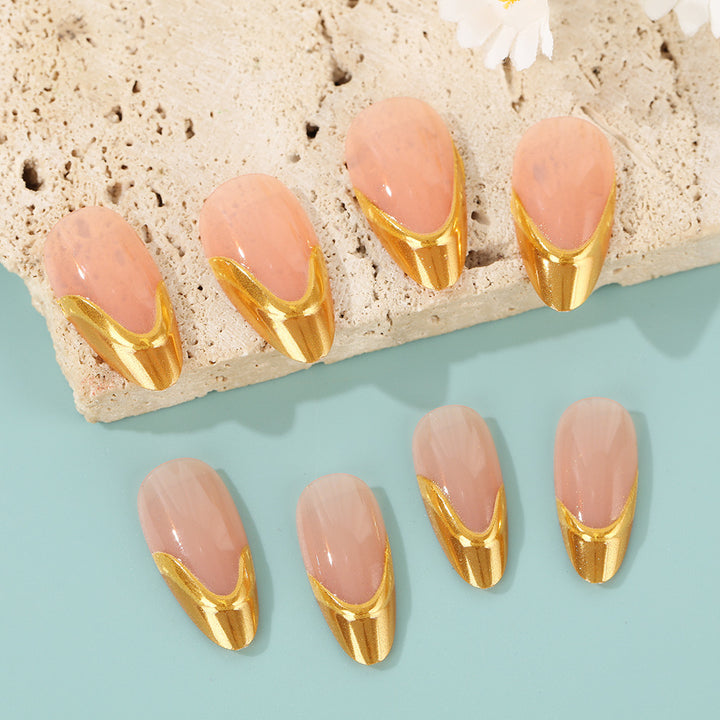 Artificial nails with elegant gold accent Kalsten