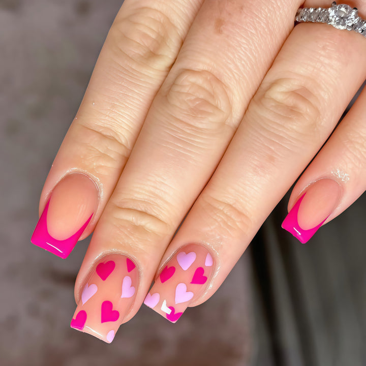 Artificial nails with romantic heart designs Kalsten