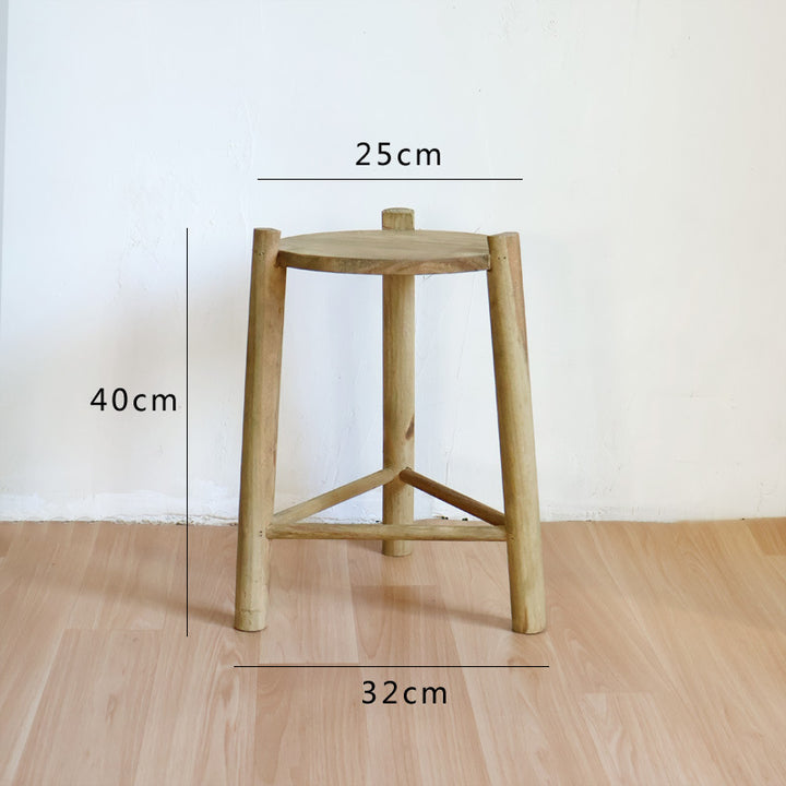 Massive wooden stool Kalsten