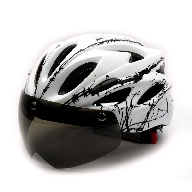 Bicycle helmet with integrated sun visor and optimal ventilation Kalsten