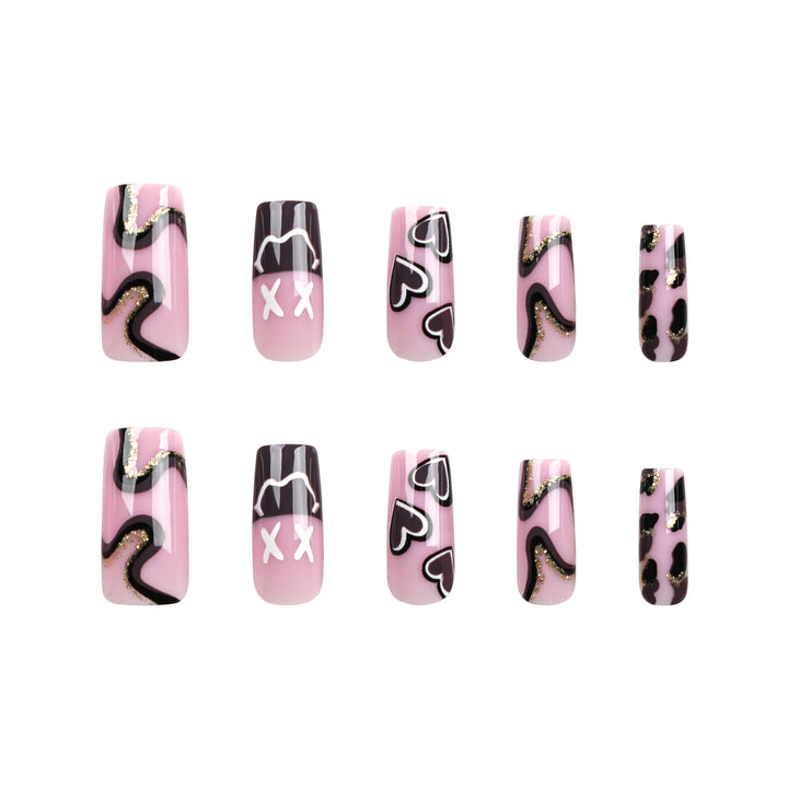 Artful nail extensions in elegant design with gold accents Kalsten