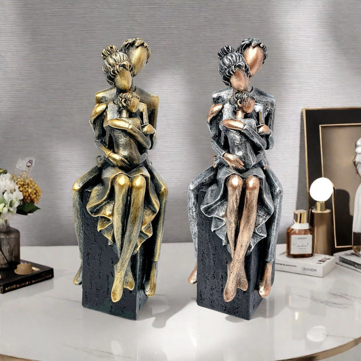 Elegant sculpture of a romantic couple Kalsten