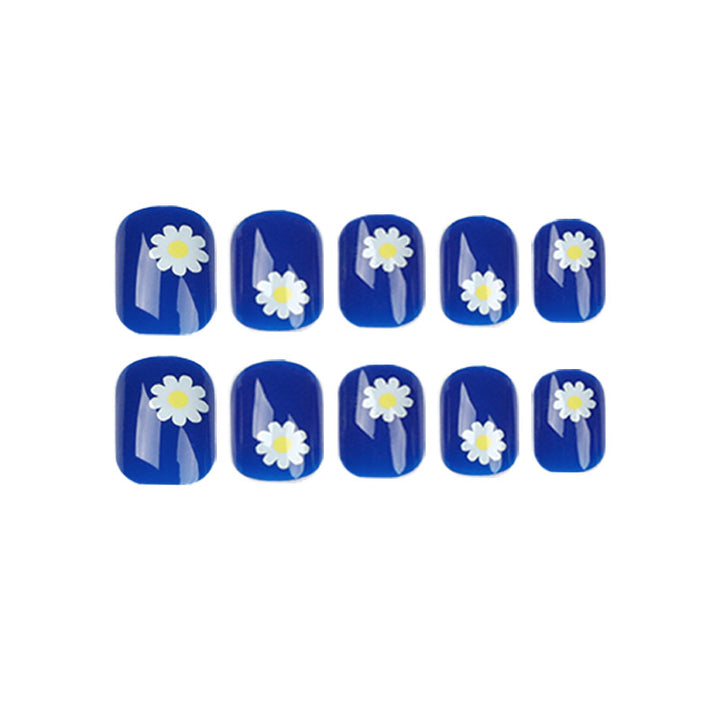 Artful Nail Art with Daisy Design Kalsten