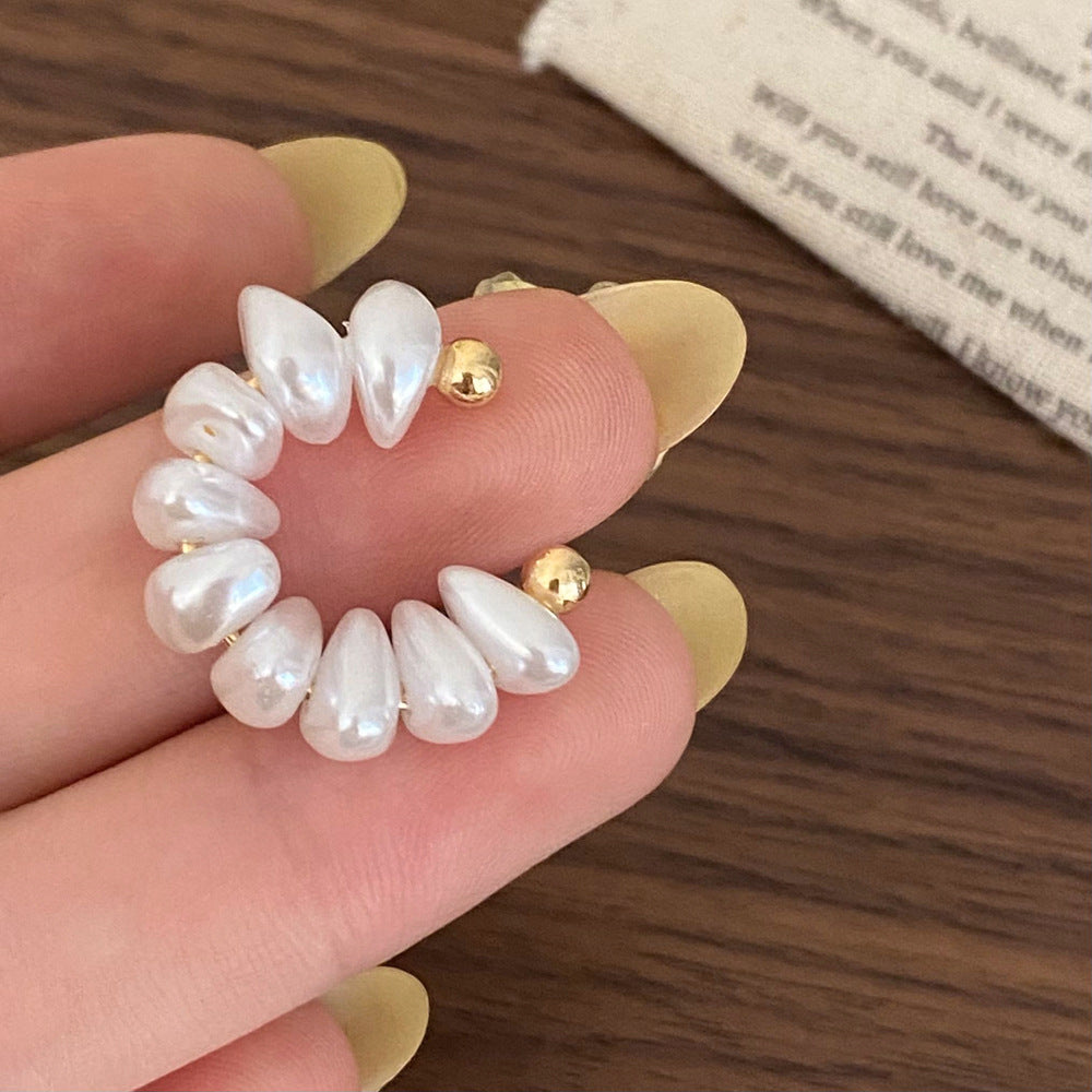 Noble earrings with pearl design Kalsten