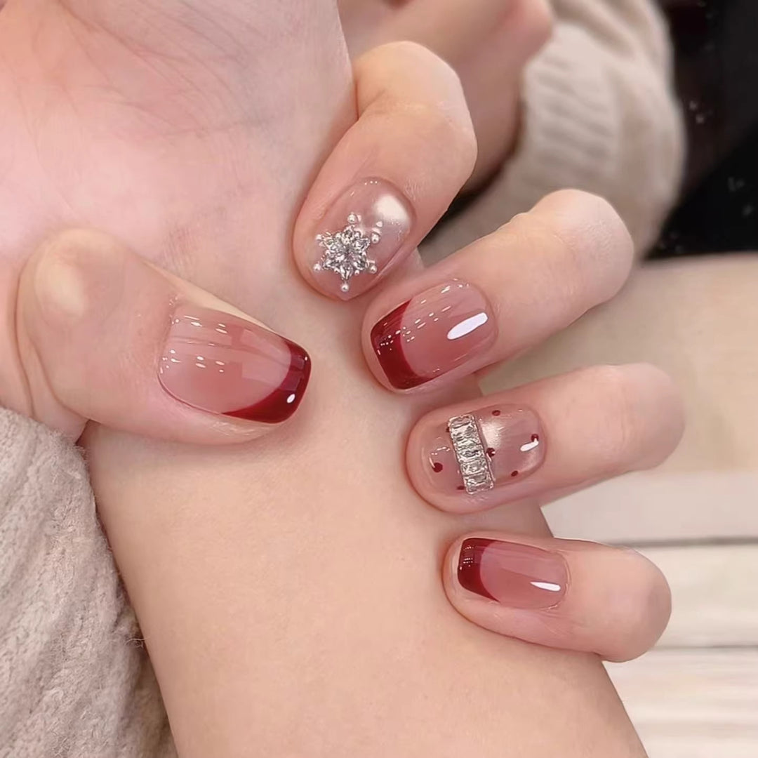 Elegant Rhinestone-Embellished Nail Art Kalsten