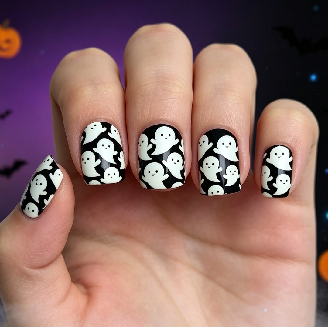 Halloween-Themed Ghost Design Nail Art Kalsten