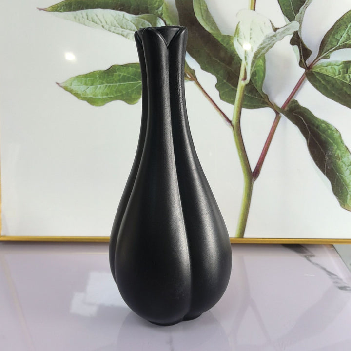 Modern Tulip-Shaped Decorative Vase Kalsten