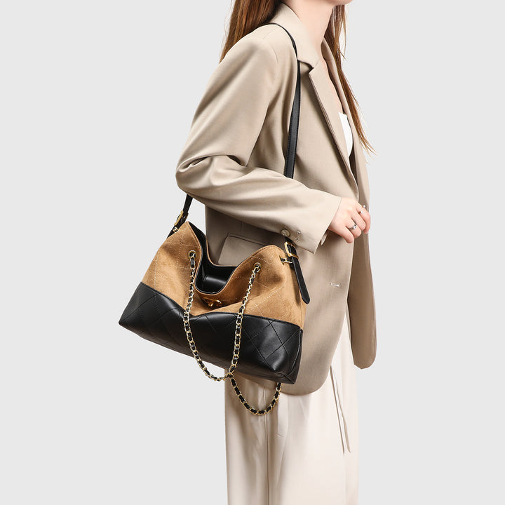 Elegant Quilted Handbag