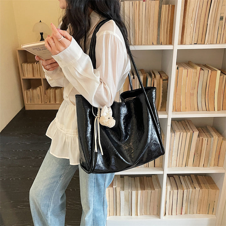 Versatile Soft-Finish Tote Kalsten