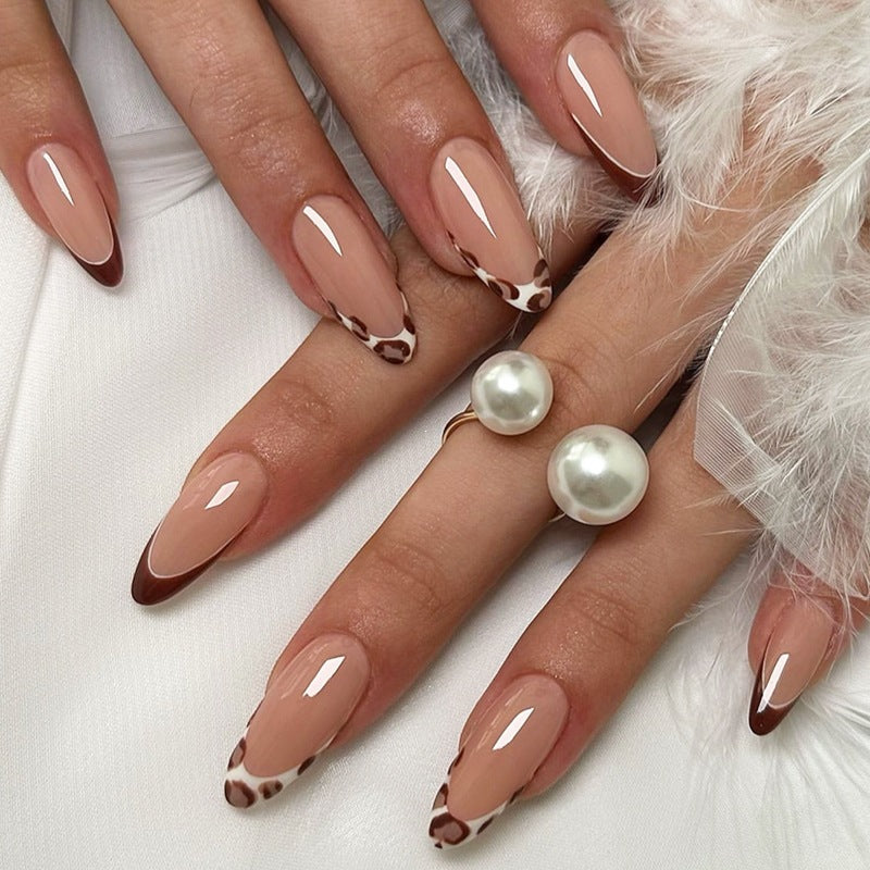 Nail art set with leopard pattern and glitter embellishments Kalsten