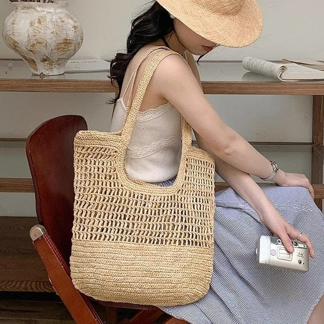 Hand-knotted raffia bag with generous interior Kalsten