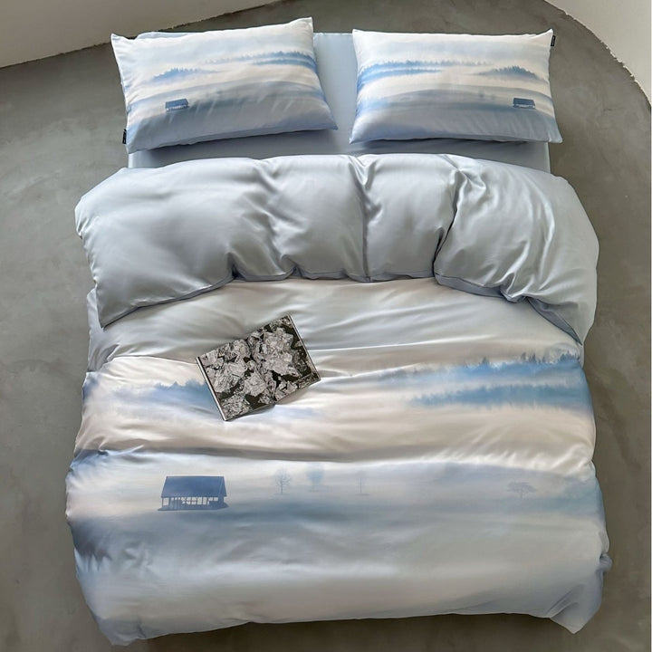 Satin bedding set with floral print and ruffle