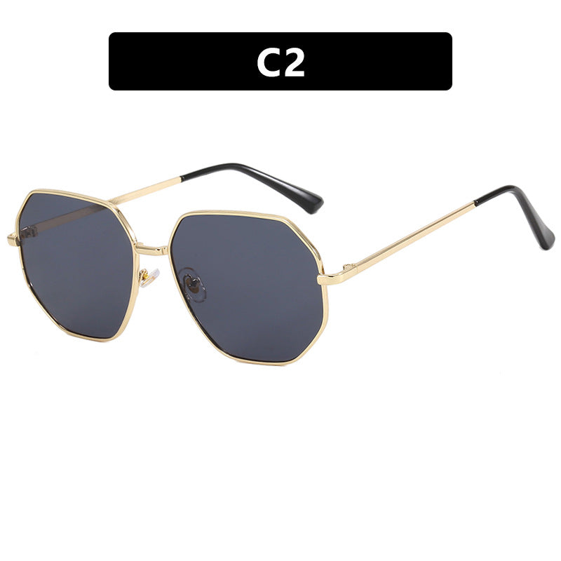 Women's fashionable geometric sunglasses with protective UV filter and stylish frame Kalsten