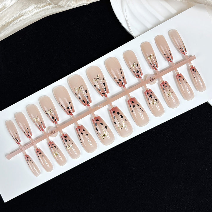 Press-On Nail Art Kalsten