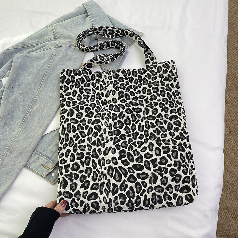 Chic Leopard Print Tote Bag