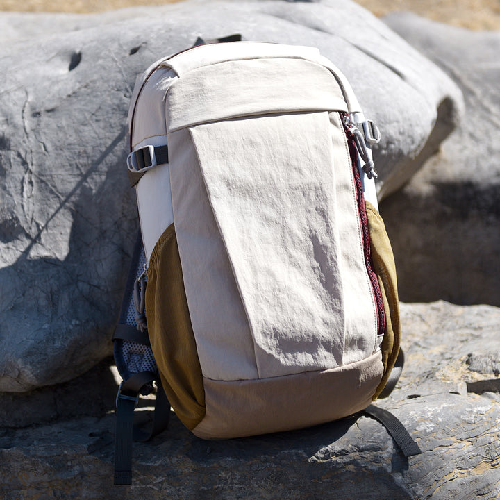 Modern leisure backpack with ergonomic shoulder straps and intelligent storage Kalsten