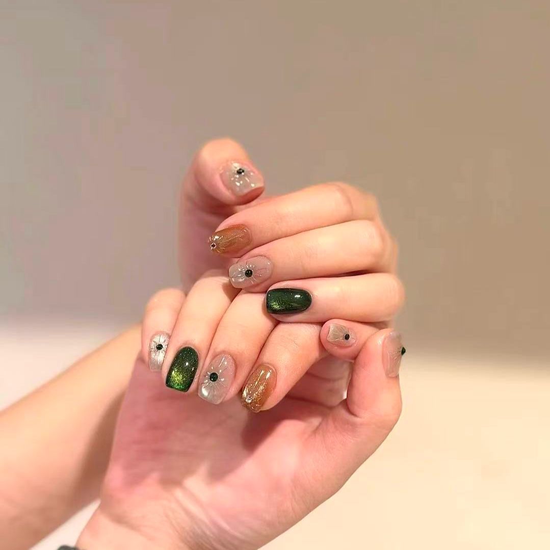 Artistic Seasonal Nail Art Set