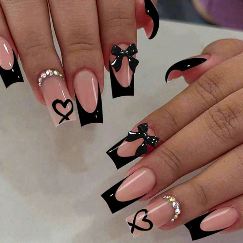Artificials Nails Set with Elegant Bow and Heart Designs Kalsten