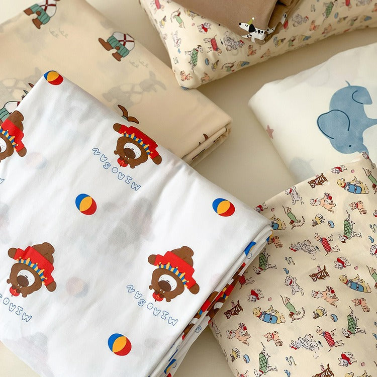 Baby and toddler bedding set made of soft cotton percale with cheerful elephant design