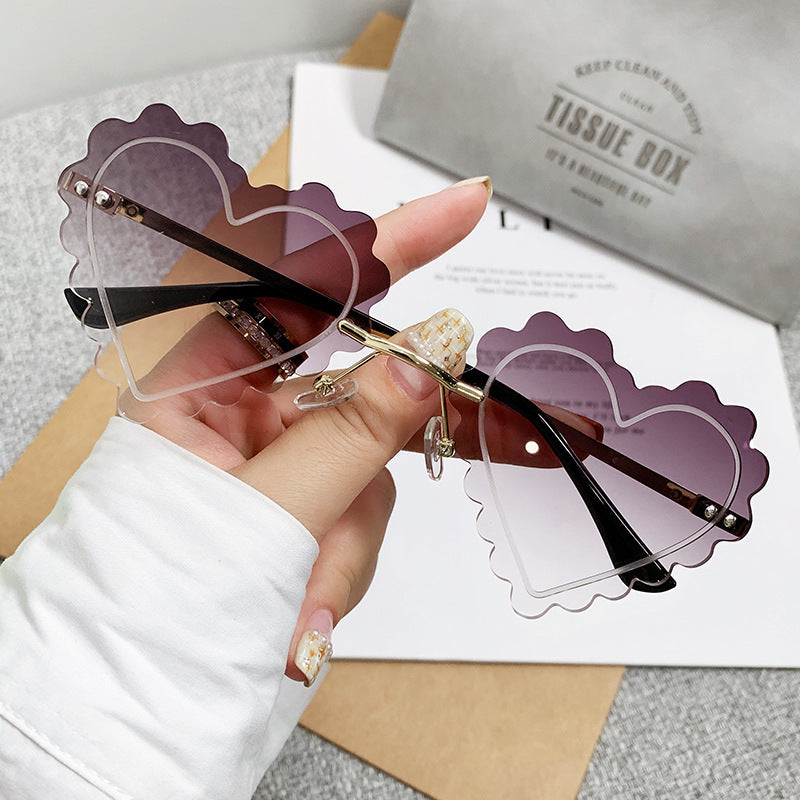 Ladies Cat-Eye Sunglasses in unique Heart Design Kalsten