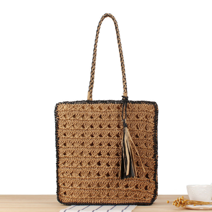 Handbag Made of Hand-Woven Natural Material with Appealing Tassel Detail Kalsten