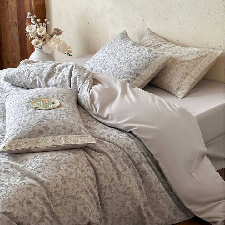 High-quality cotton percale bedding set with fine damask pattern and soft surface