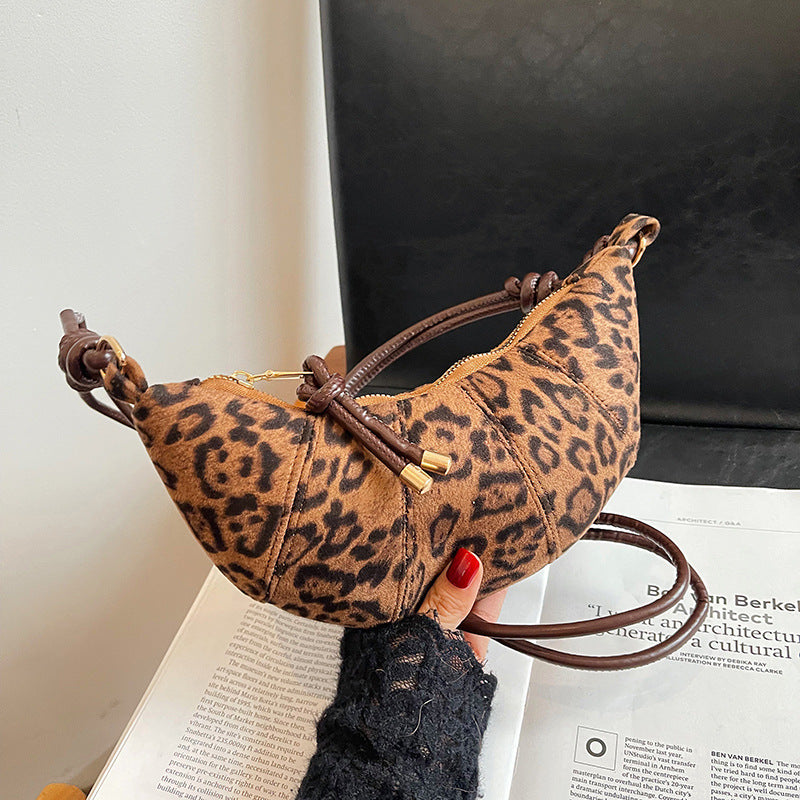 Fashionable Leopard Print Handbag
