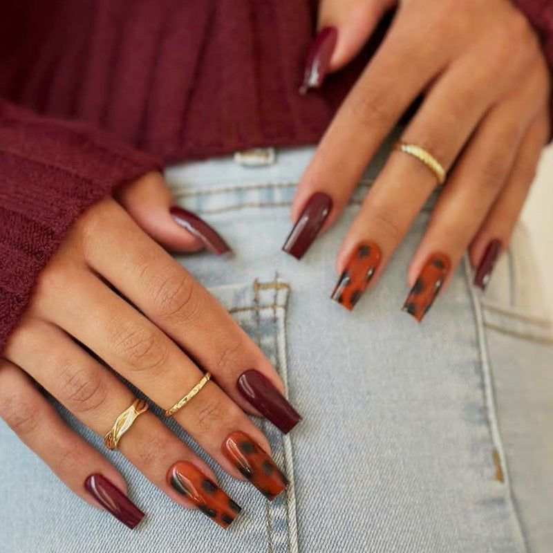 Artistic Press-On Nail Set with Unique Patterns kalsten