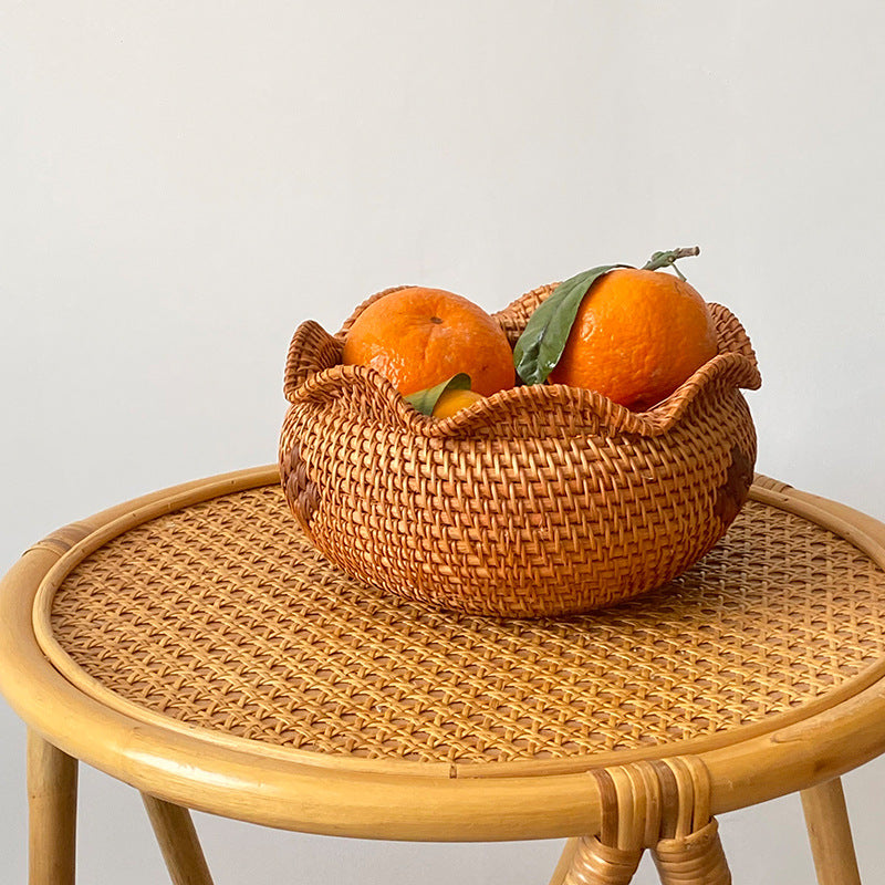 Handcrafted storage basket with wavy edge Kalsten