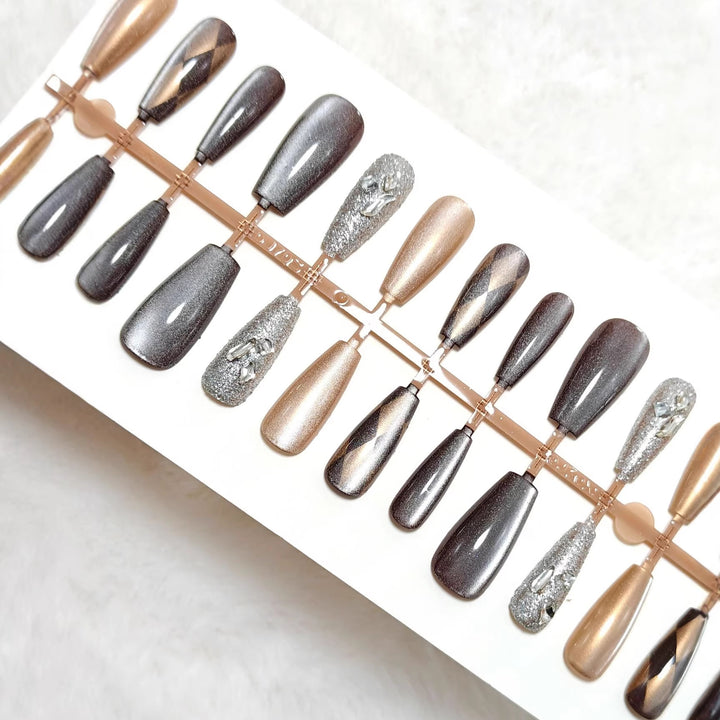Artifical nails in elegant metallic look Kalsten