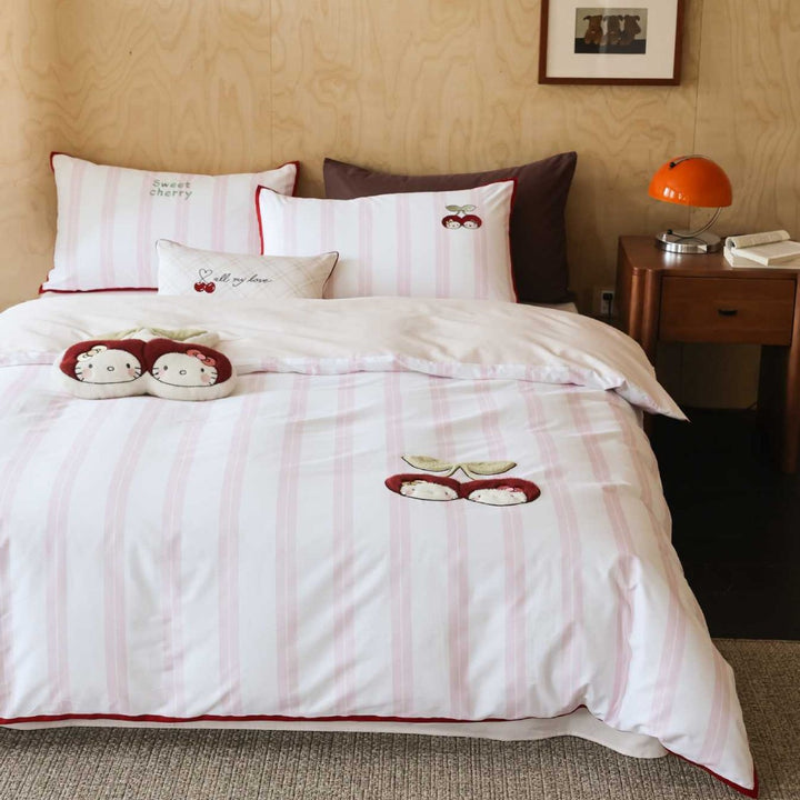 Bedding set made of cotton satin with embroidered cherry motifs