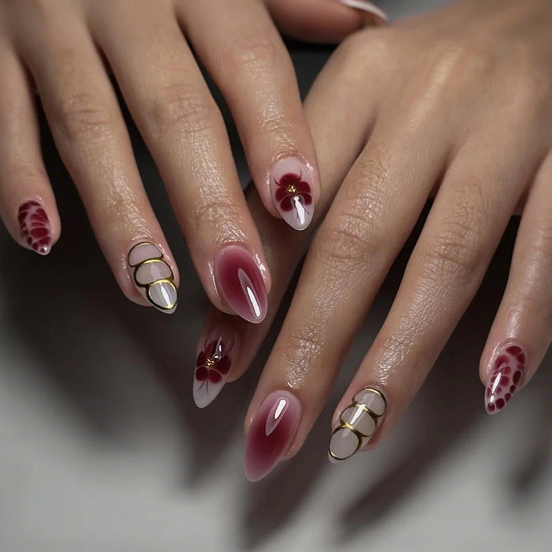 Art nail set with artistic floral and geometric details Kalsten
